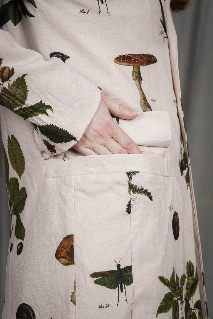 AUTOMNE VERT LEAN COAT by ALEKSANDR MANAMÏS