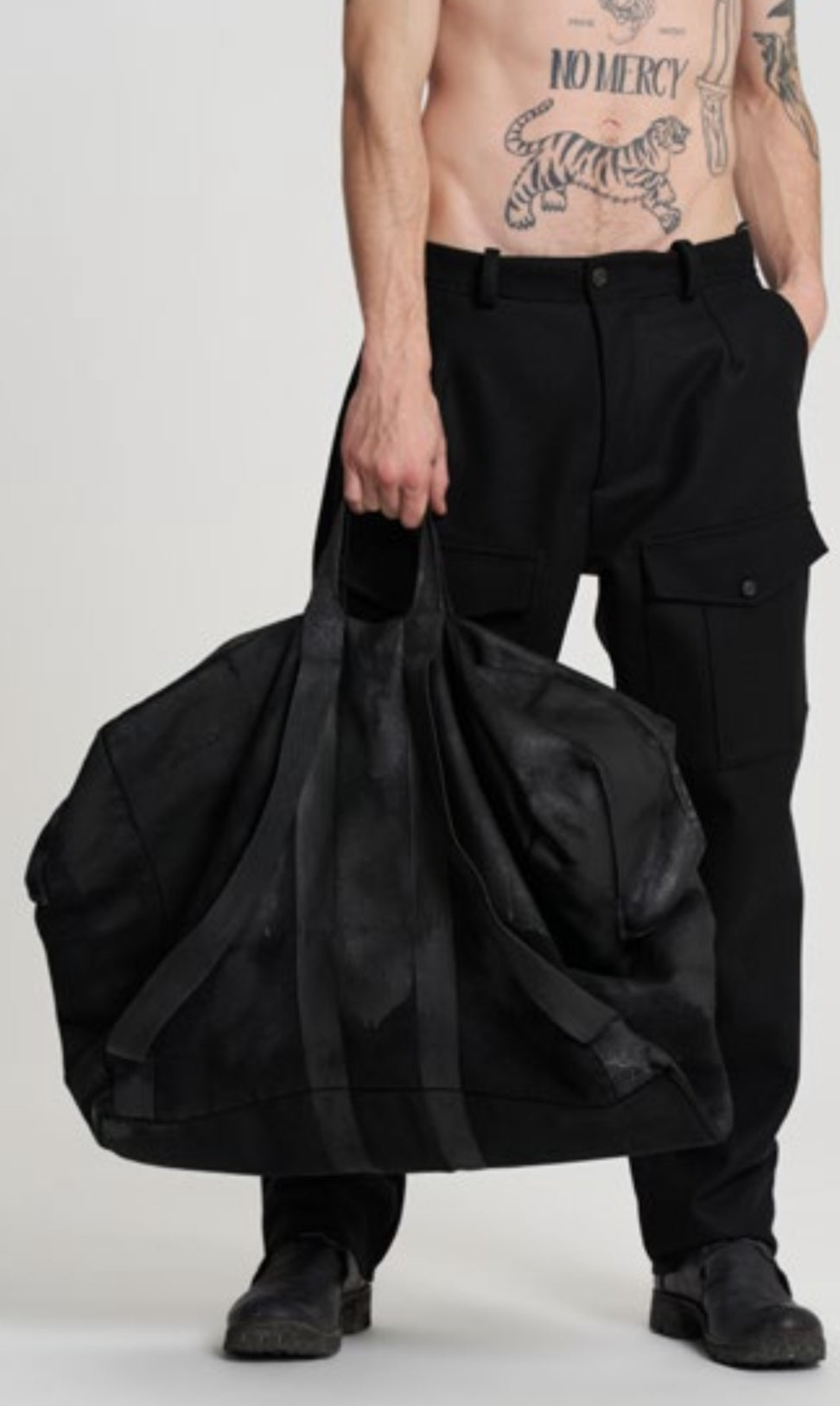 Masnada Oversize Bag - Rubberised Black