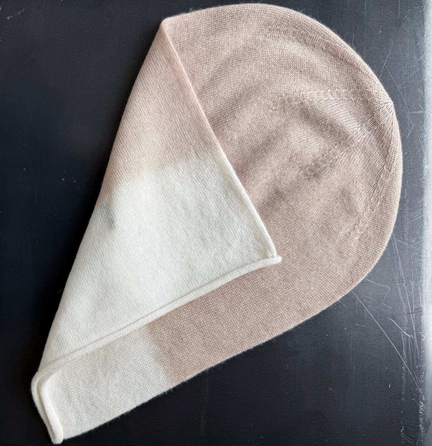 Cashmere beanie by Lalaerre