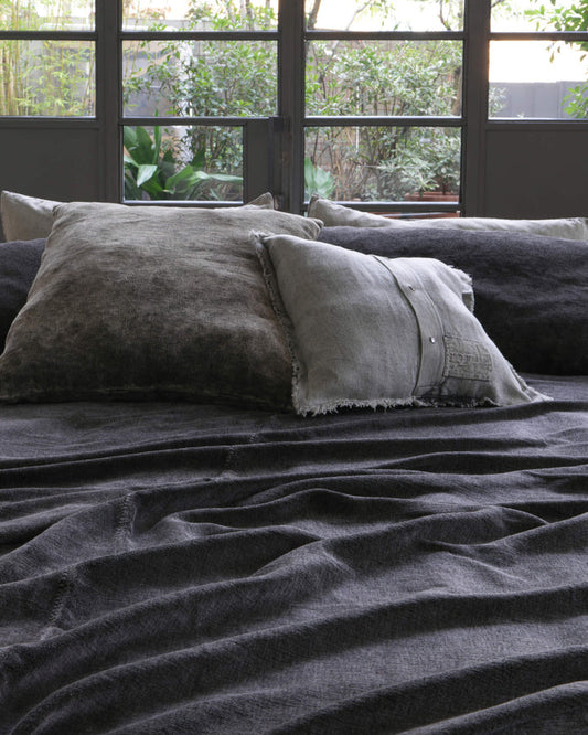 DISTRESSED VELVET BED COVER