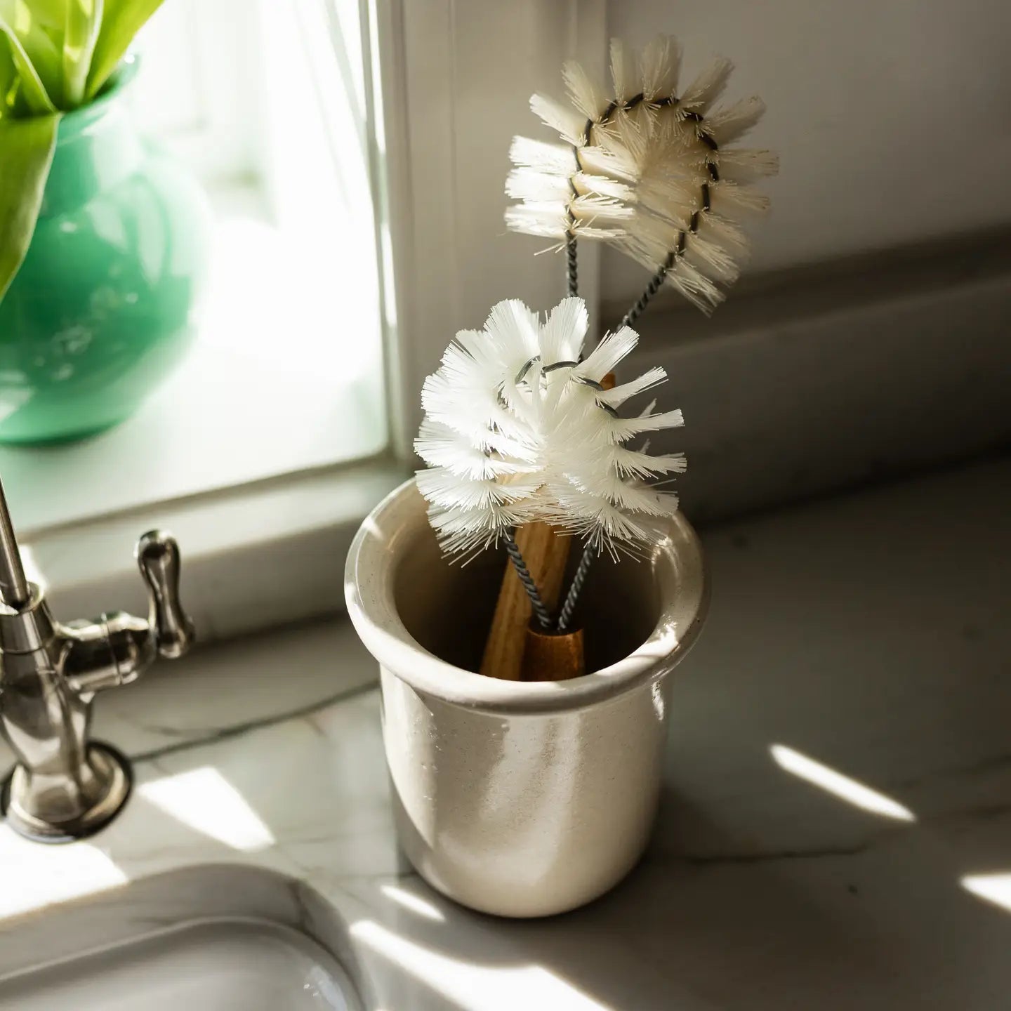 The Wooden Dish Brush